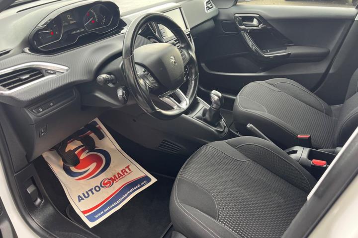 Hvid Peugeot 208 fra 2018