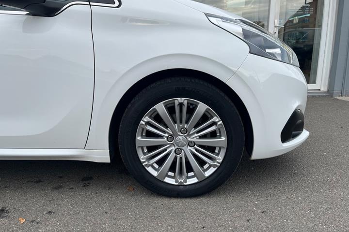 Hvid Peugeot 208 fra 2018
