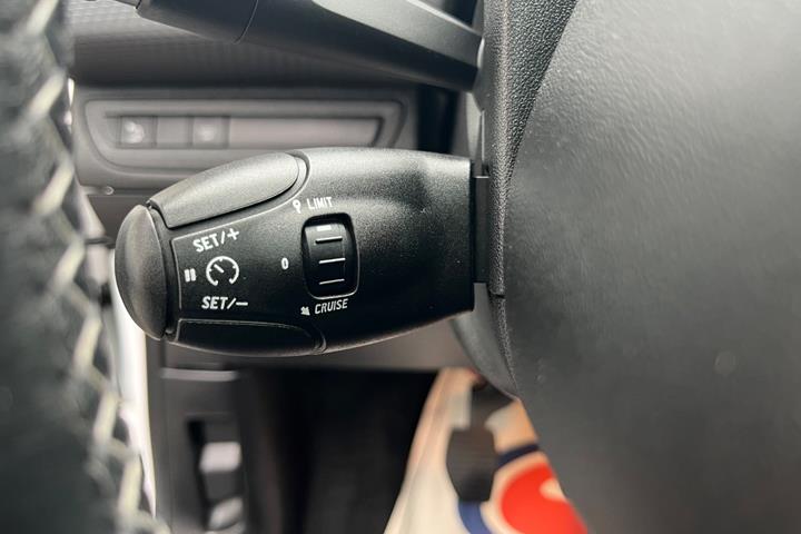 Hvid Peugeot 208 fra 2018