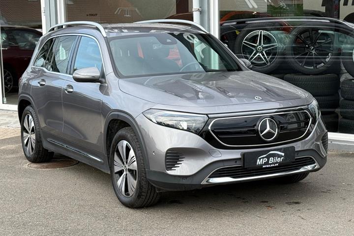 Grå Mercedes EQB300 fra 2024