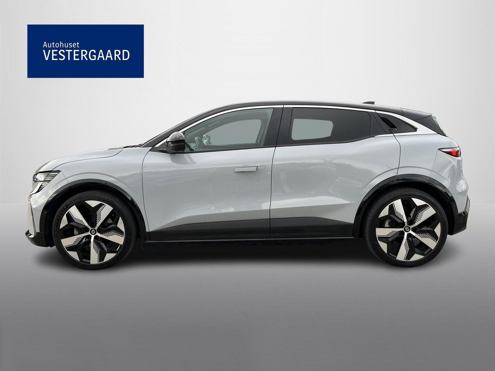Grå Renault Megane E-Tech fra 2023