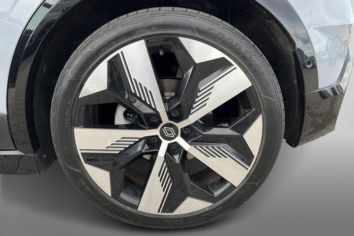 Grå Renault Megane E-Tech fra 2023