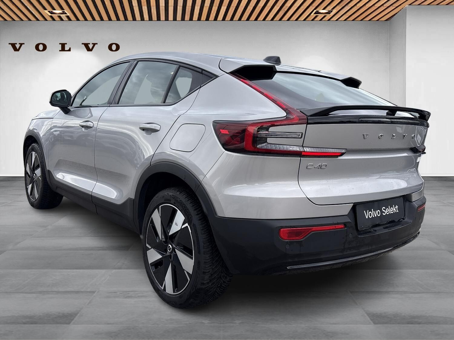 Grå Volvo C40 fra 2024