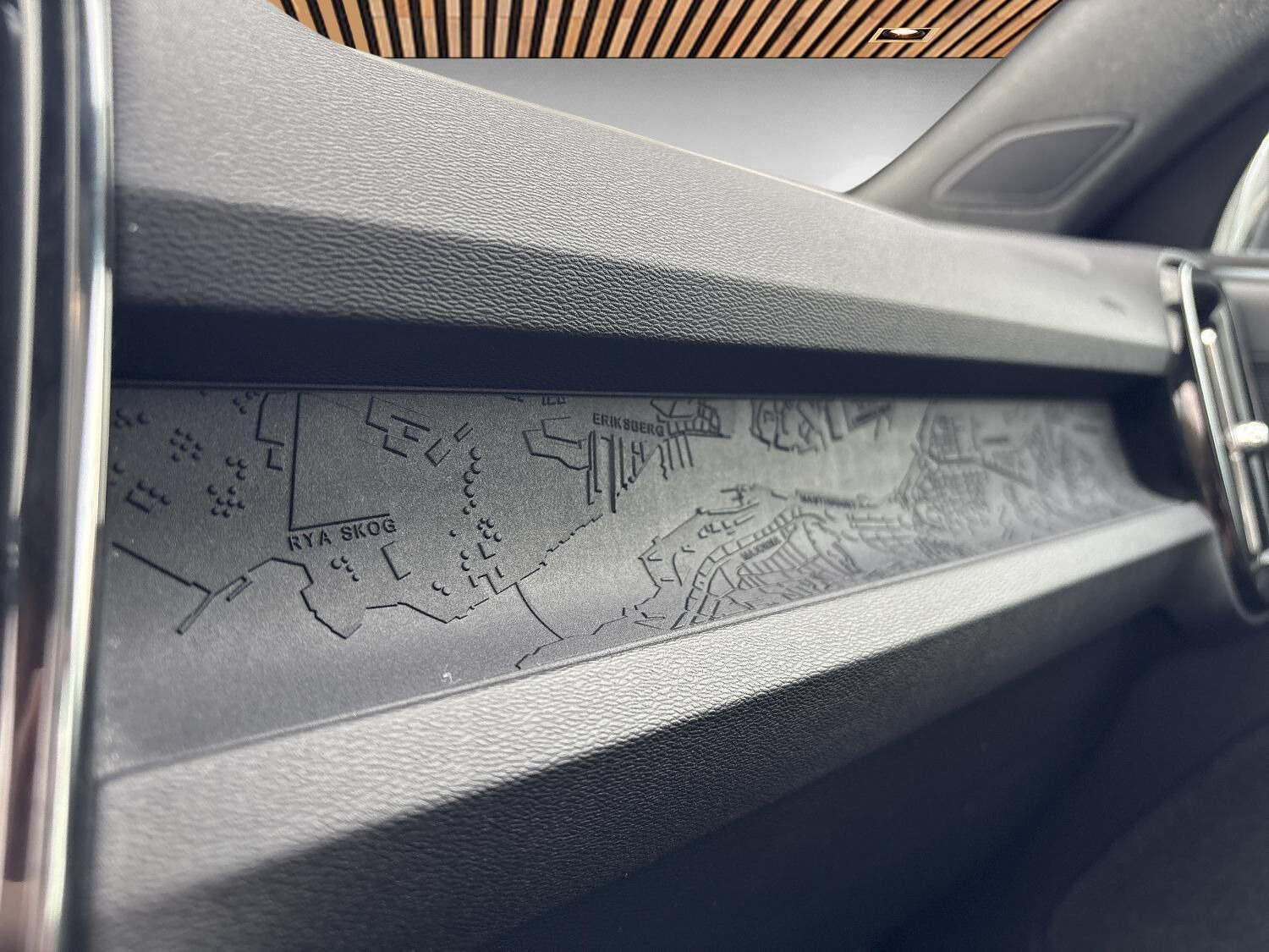 Grå Volvo C40 fra 2024