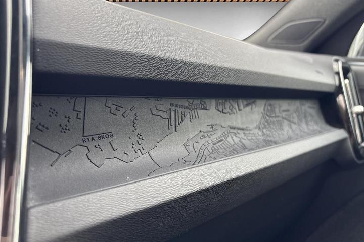 Grå Volvo C40 fra 2024