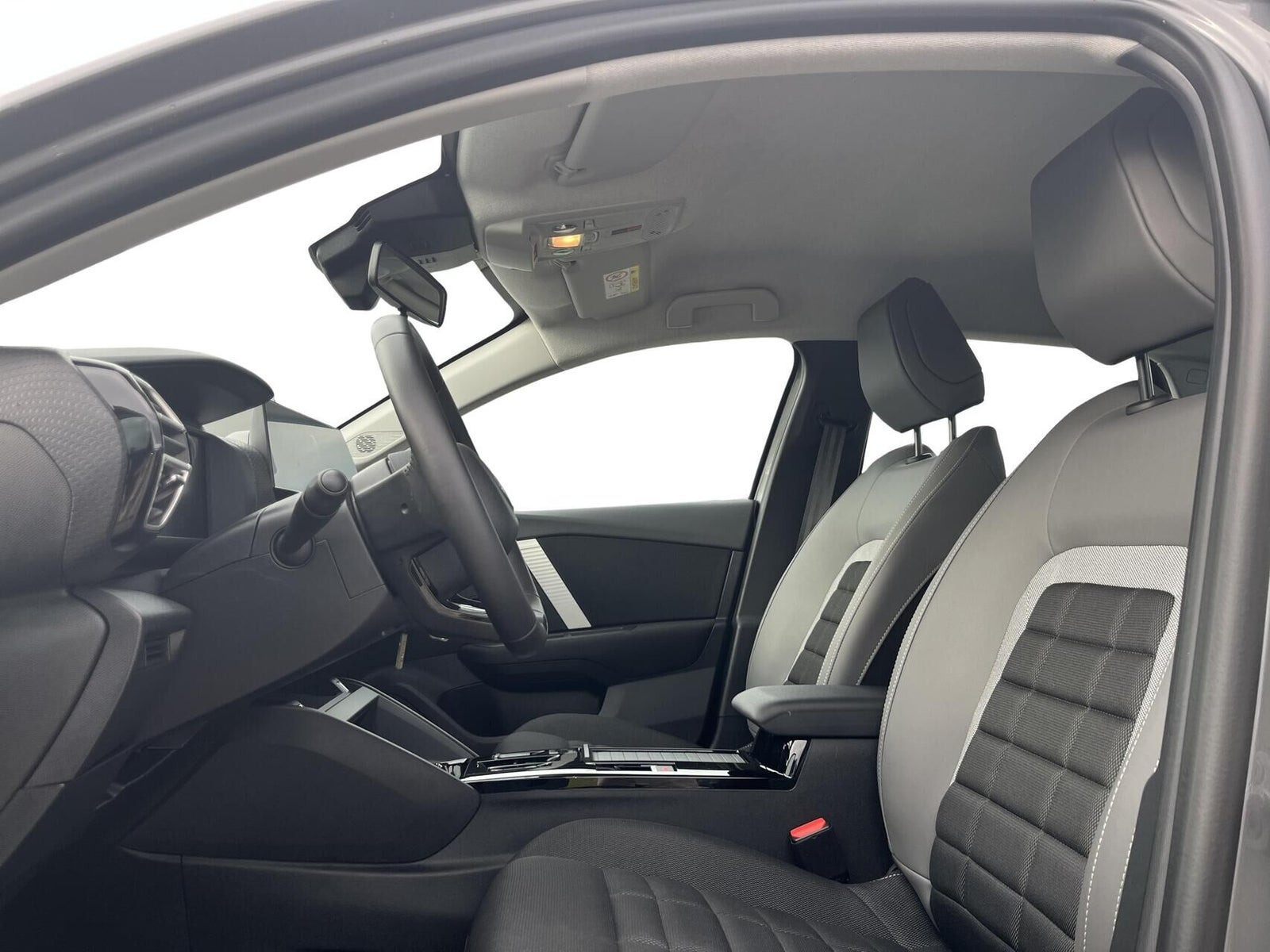 Grå Citroën ë-C4 X fra 2025