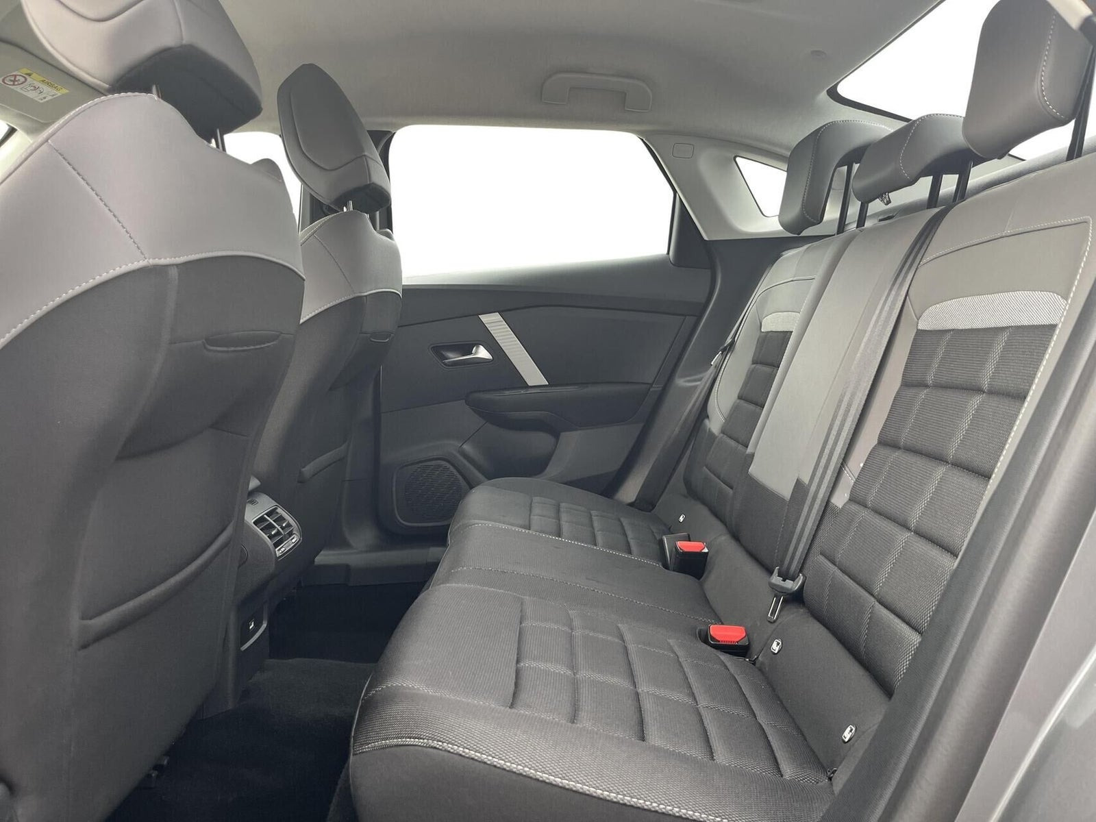 Grå Citroën ë-C4 X fra 2025