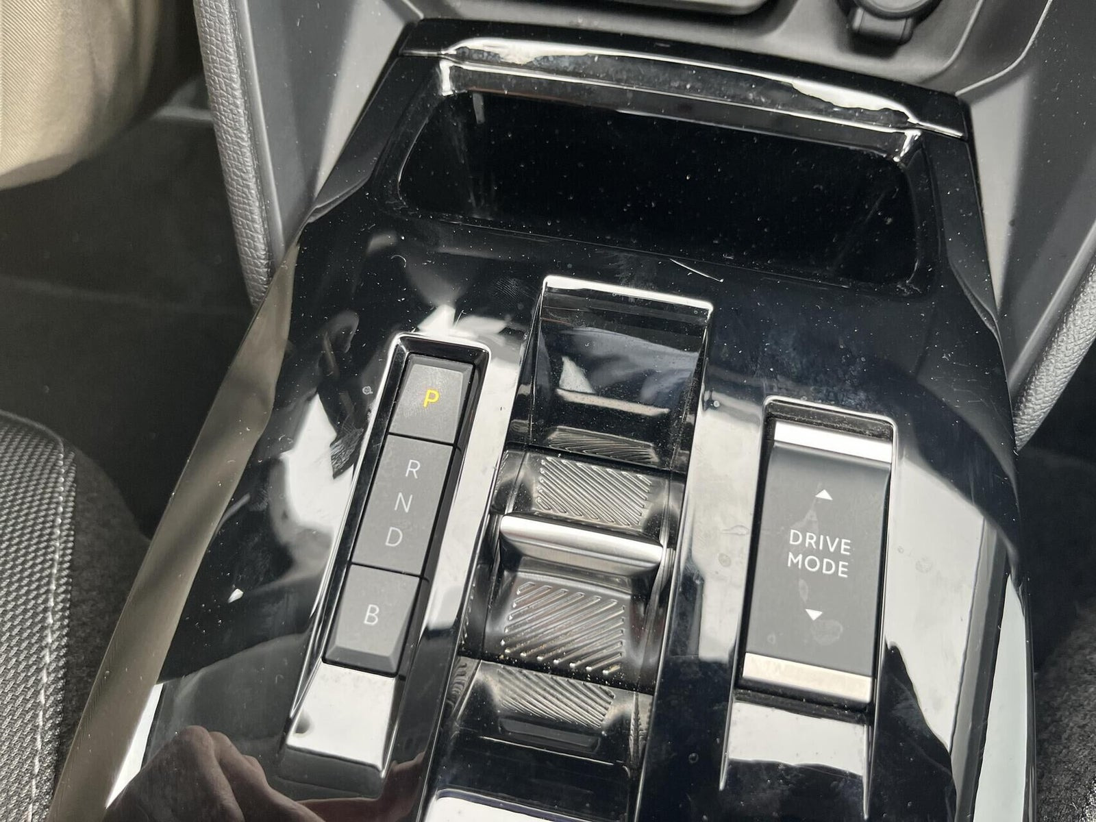 Grå Citroën ë-C4 X fra 2025
