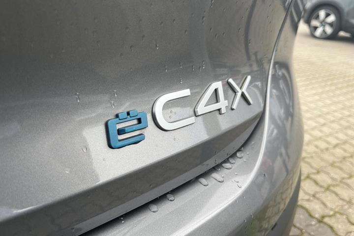 Grå Citroën ë-C4 X fra 2025