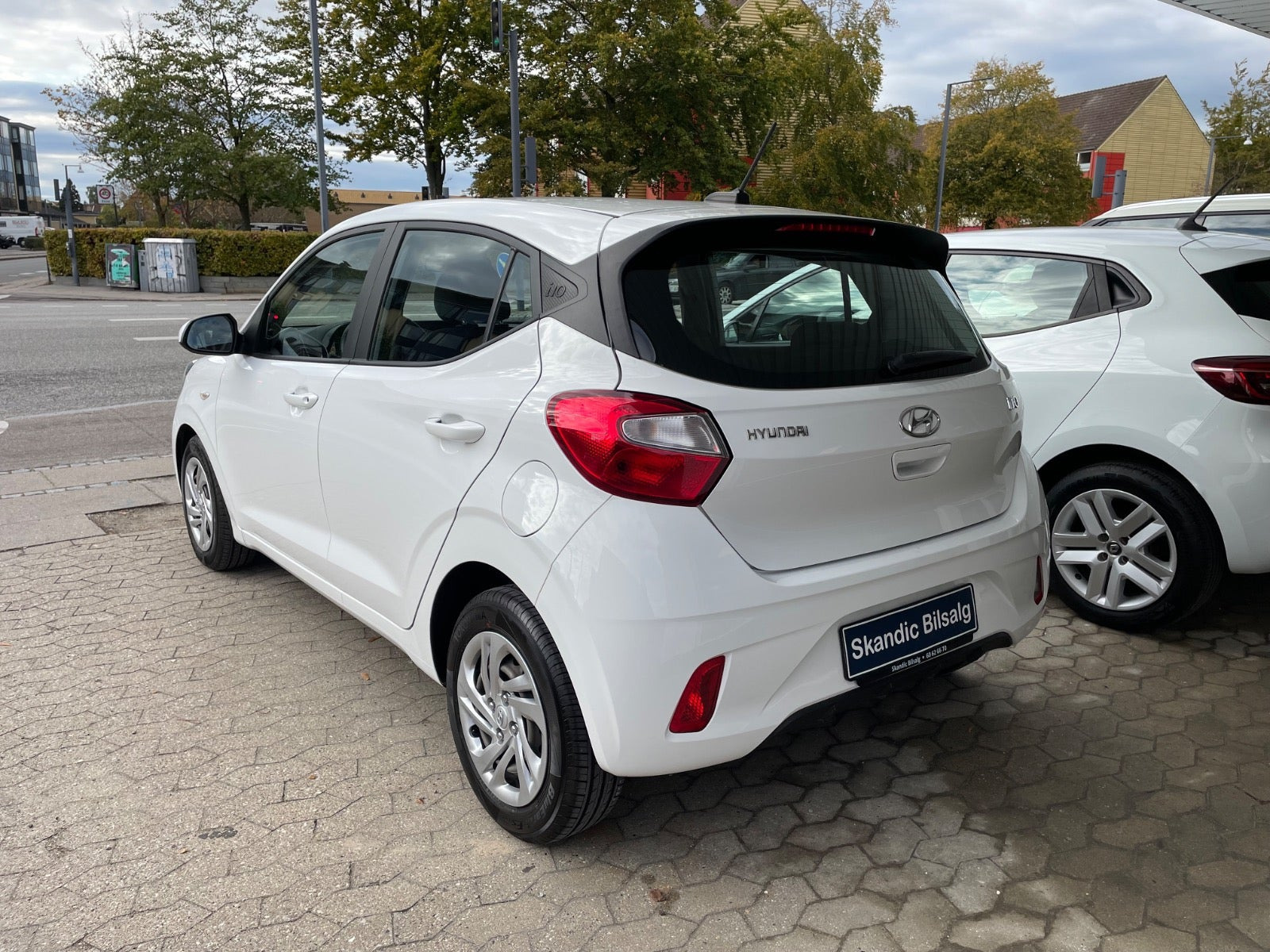 Hvid Hyundai i10 fra 2021