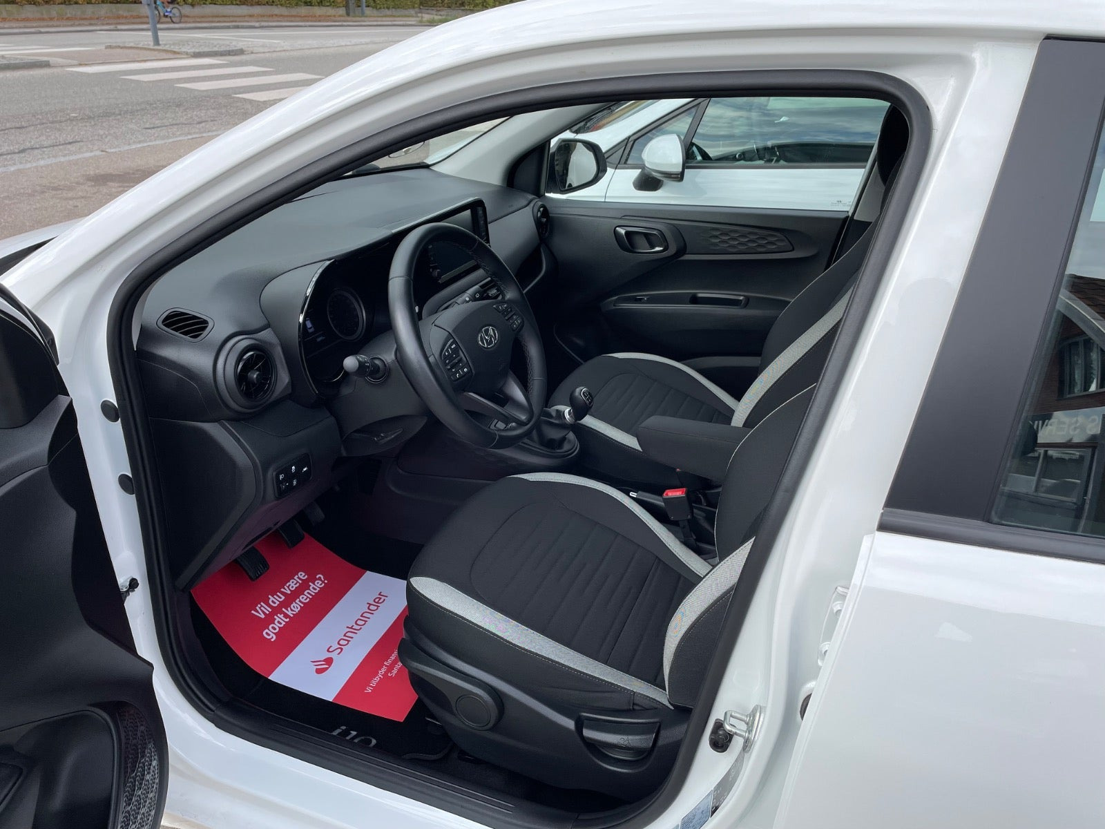 Hvid Hyundai i10 fra 2021