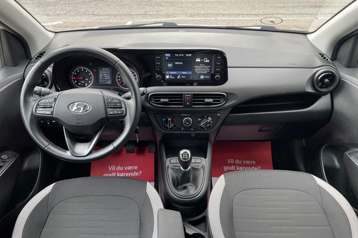 Hvid Hyundai i10 fra 2021