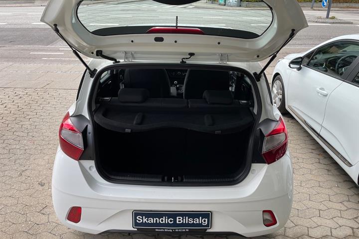 Hvid Hyundai i10 fra 2021
