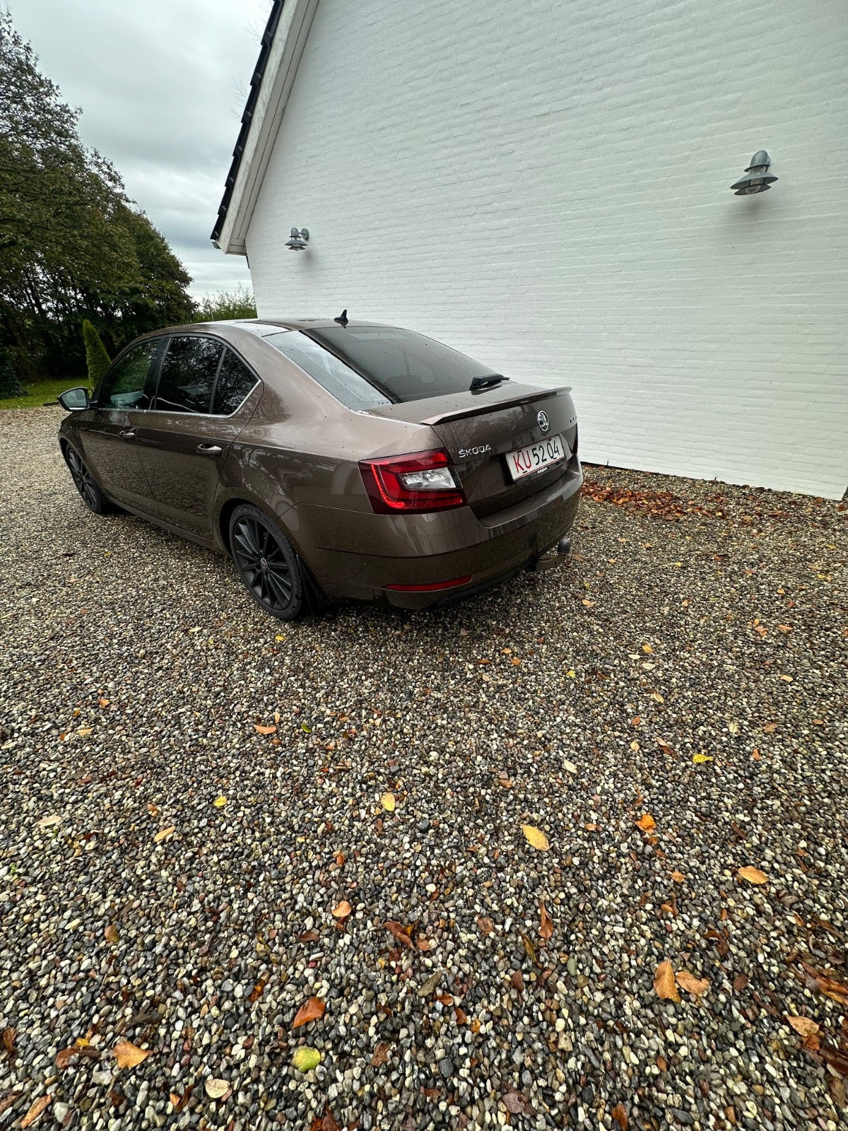 Brun Skoda Octavia fra 2018