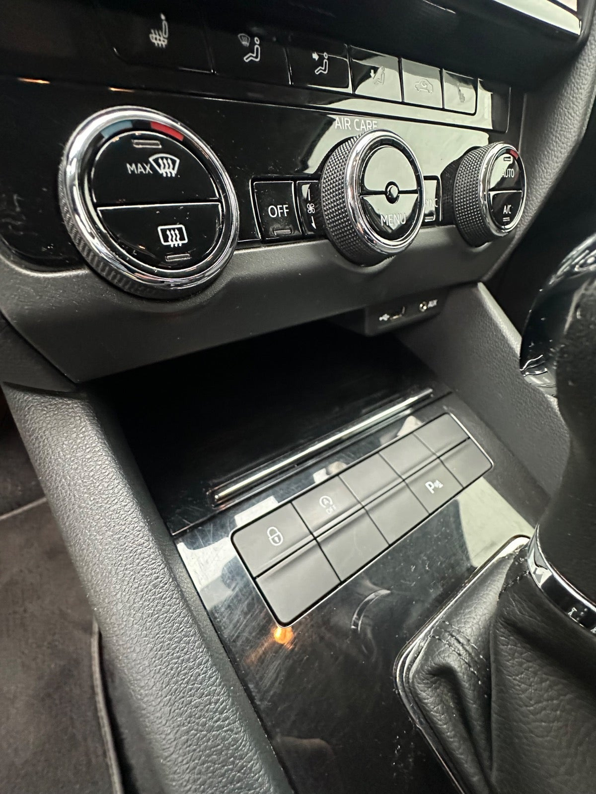 Brun Skoda Octavia fra 2018