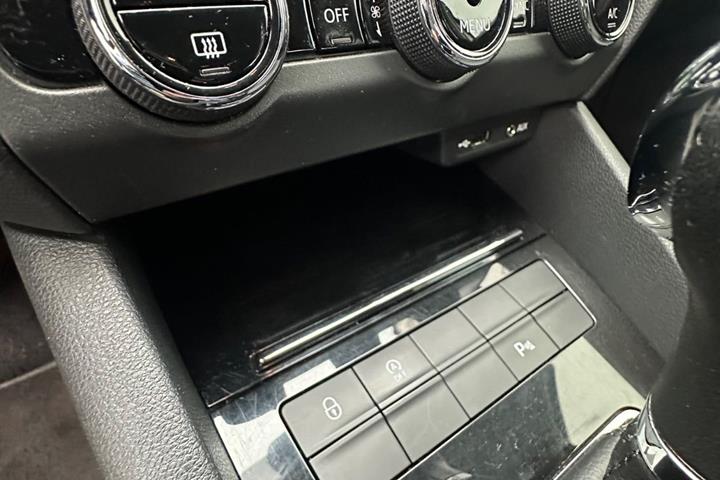 Brun Skoda Octavia fra 2018