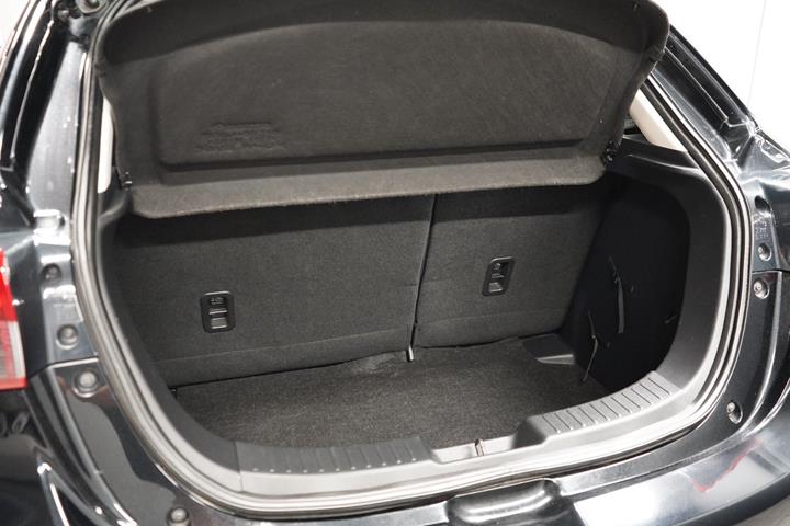 Sort Mazda 2 fra 2020