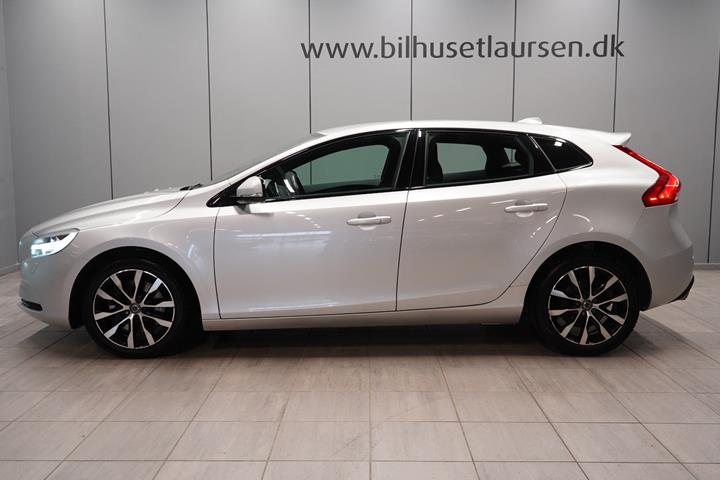 Sølv Volvo V40 fra 2019