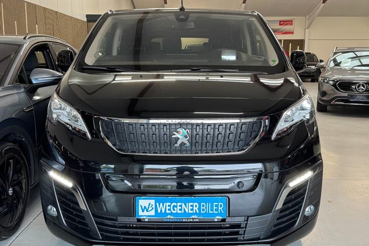 Sort Peugeot e-Traveller fra 2021
