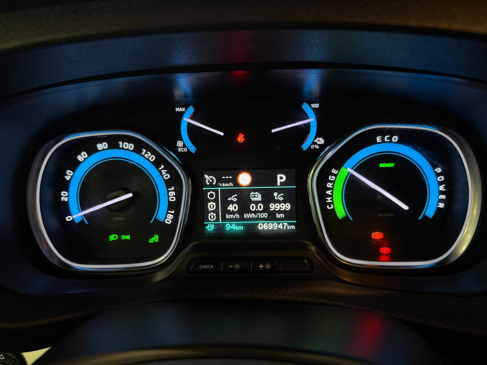 Sort Peugeot e-Traveller fra 2021