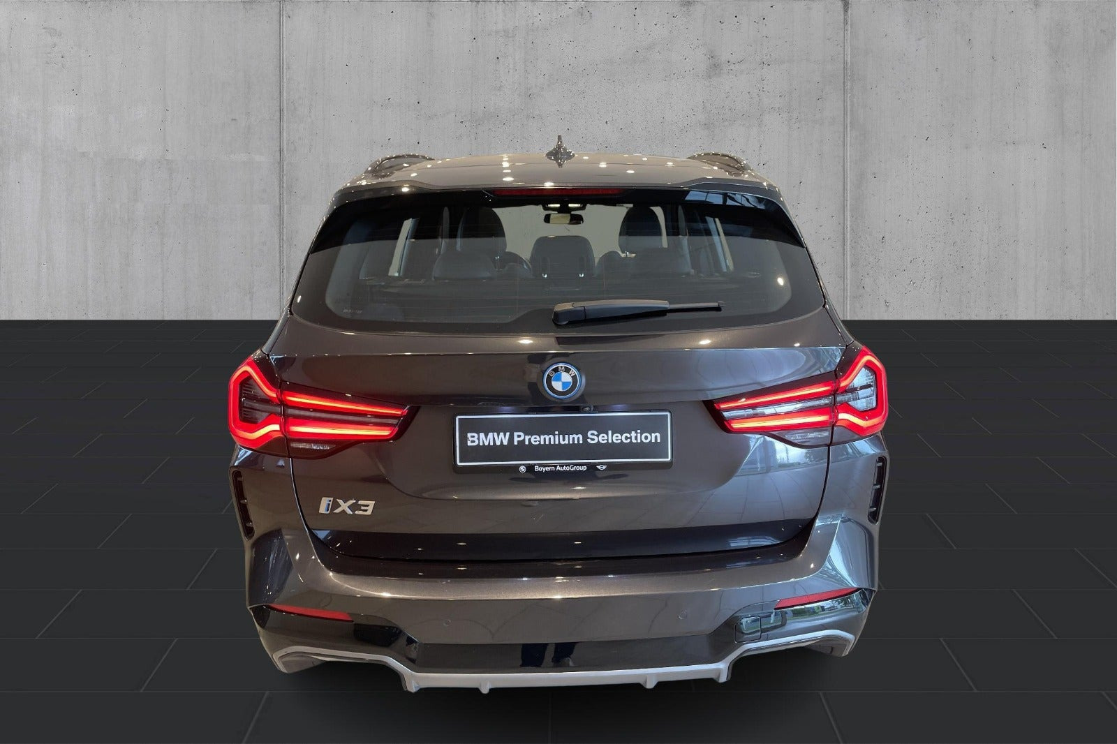 Grå BMW iX3 fra 2024