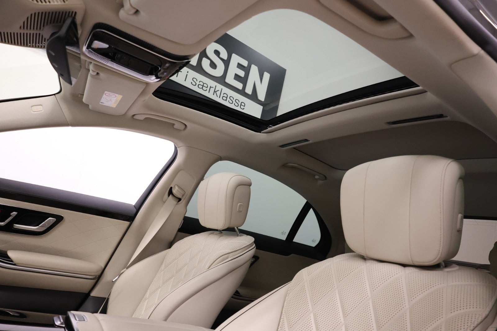 Grå Mercedes S580 e fra 2022