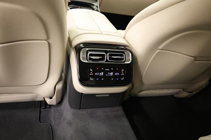 Grå Mercedes S580 e fra 2022