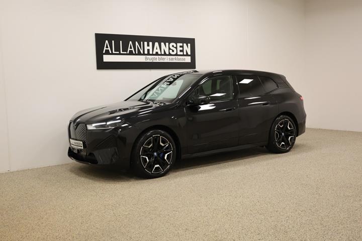 Sort BMW iX fra 2023