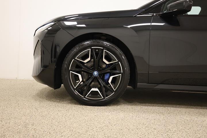 Sort BMW iX fra 2023
