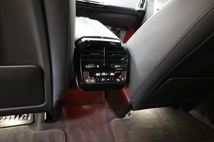 Sort BMW iX fra 2023