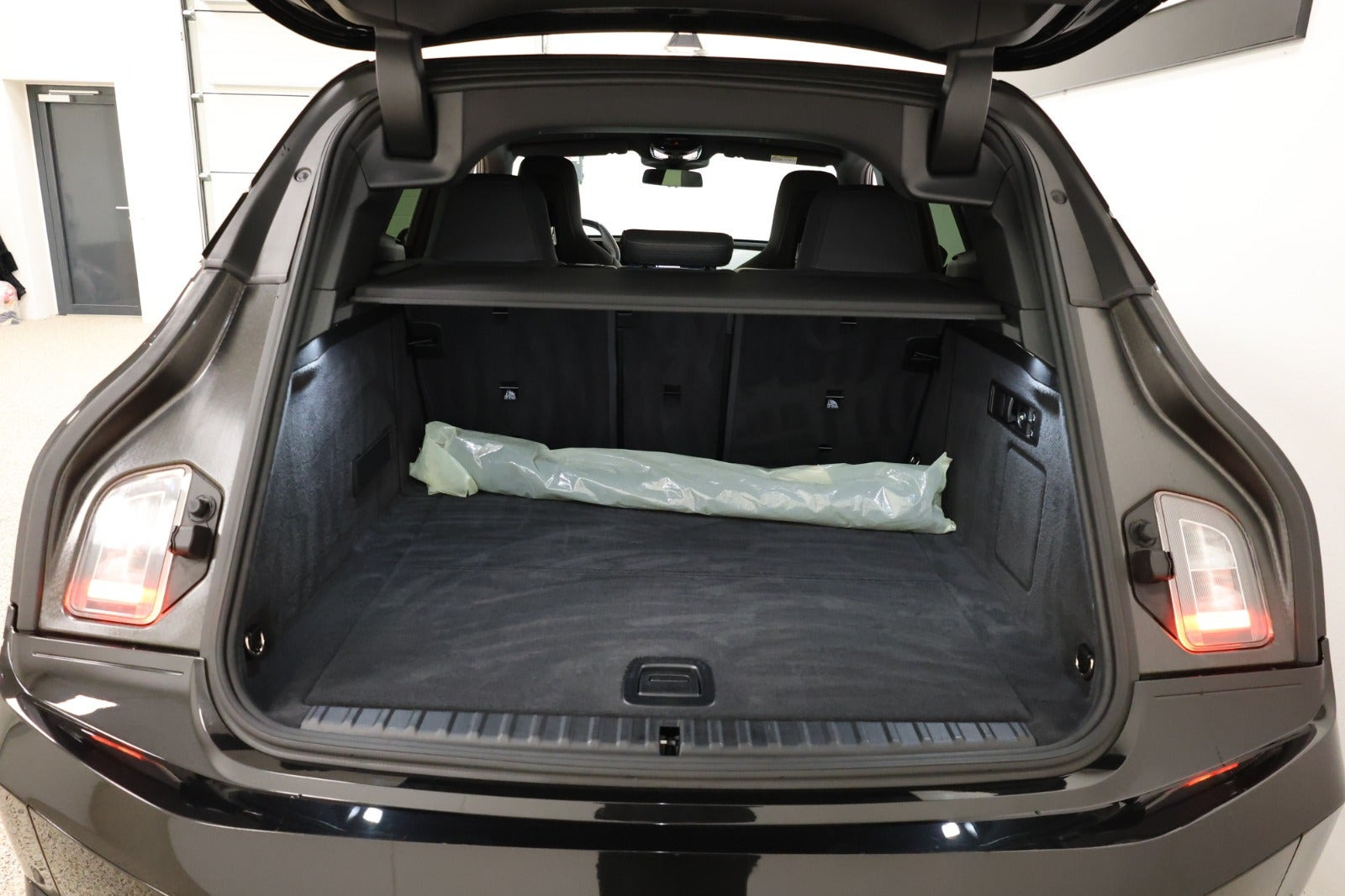 Sort BMW iX fra 2023