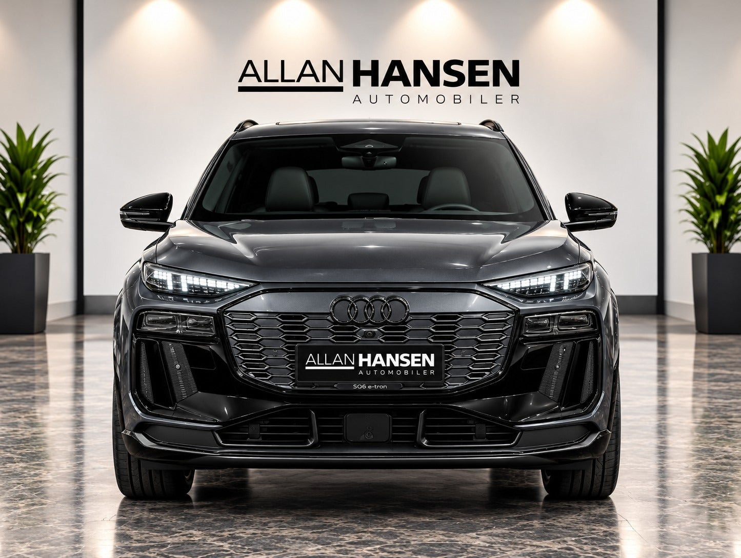 Grå Audi SQ6 e-tron fra 2025