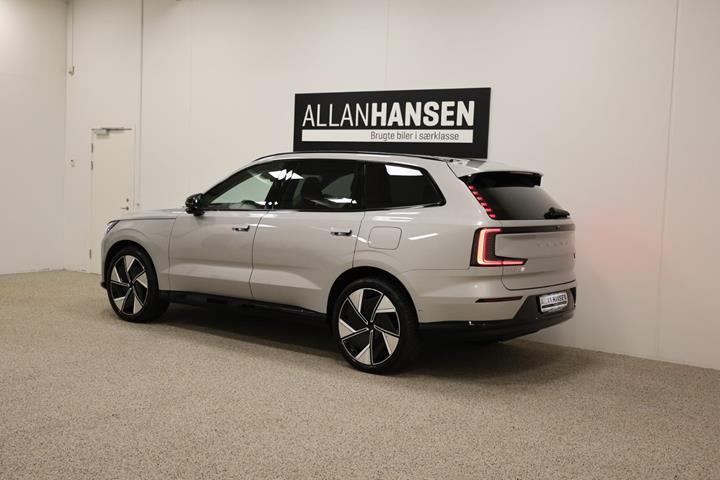 Grå Volvo EX90 fra 2025