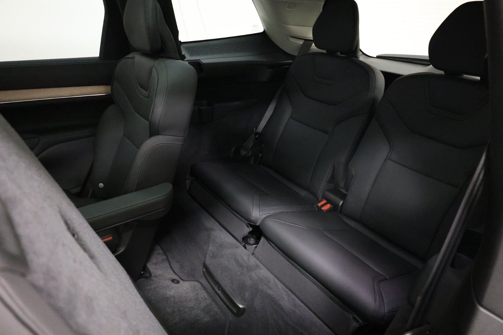 Grå Volvo EX90 fra 2025