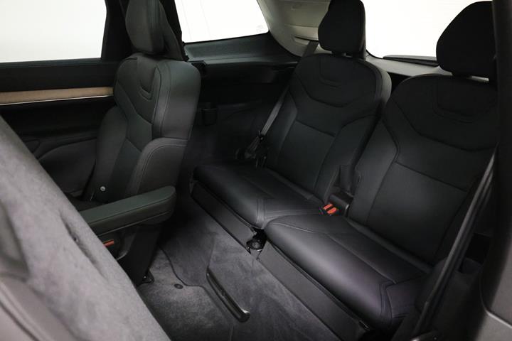 Grå Volvo EX90 fra 2025
