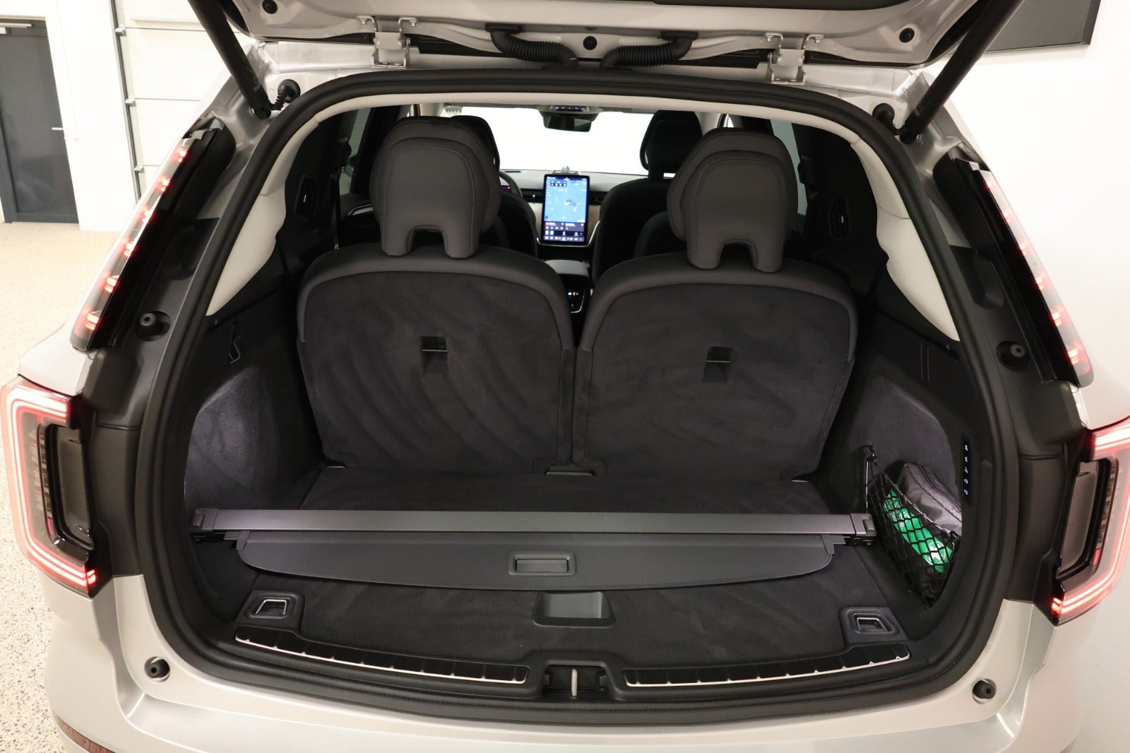 Grå Volvo EX90 fra 2025
