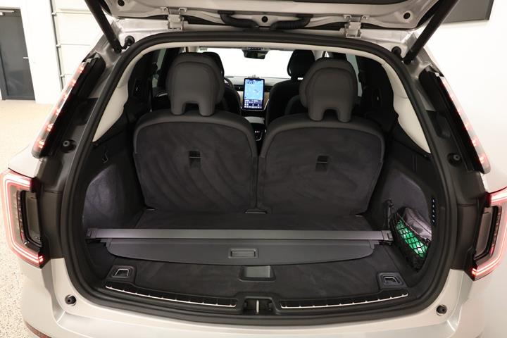 Grå Volvo EX90 fra 2025