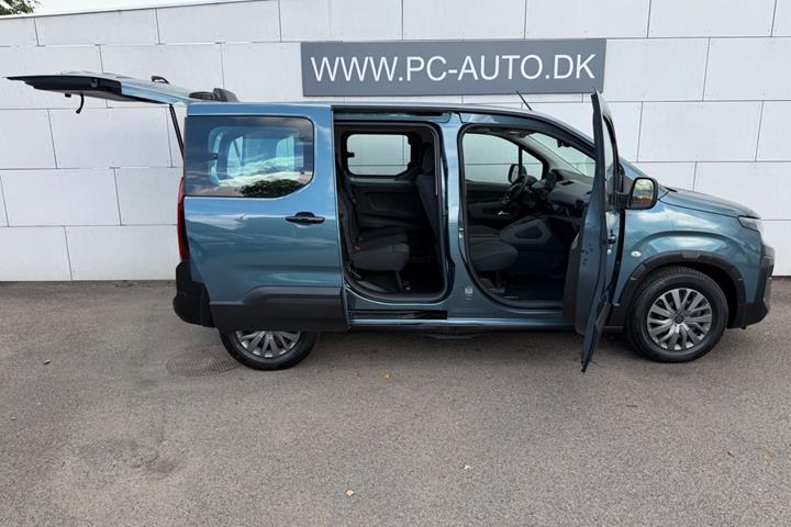 Blå Peugeot e-Rifter fra 2025