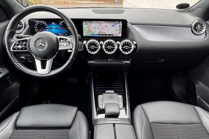 Sort Mercedes EQA250 fra 2023