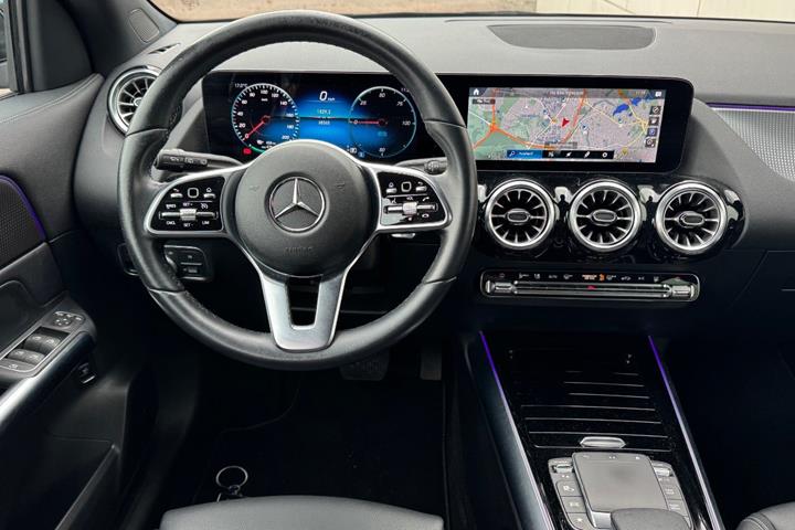 Sort Mercedes EQA250 fra 2023