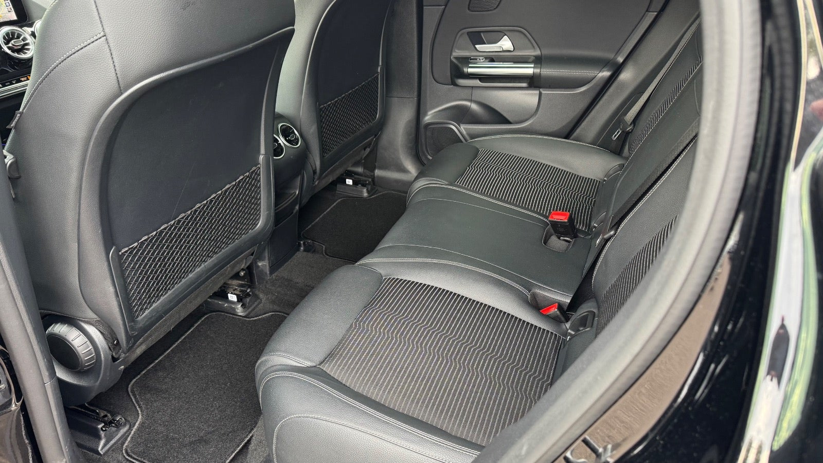 Sort Mercedes EQA250 fra 2023