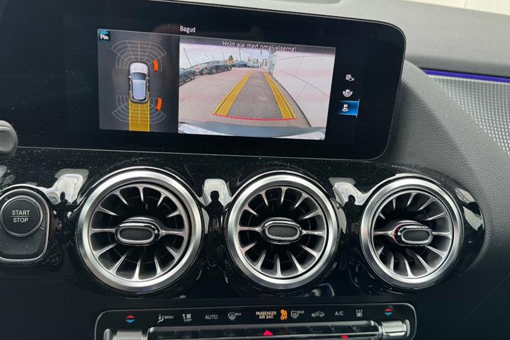 Sort Mercedes EQA250 fra 2023