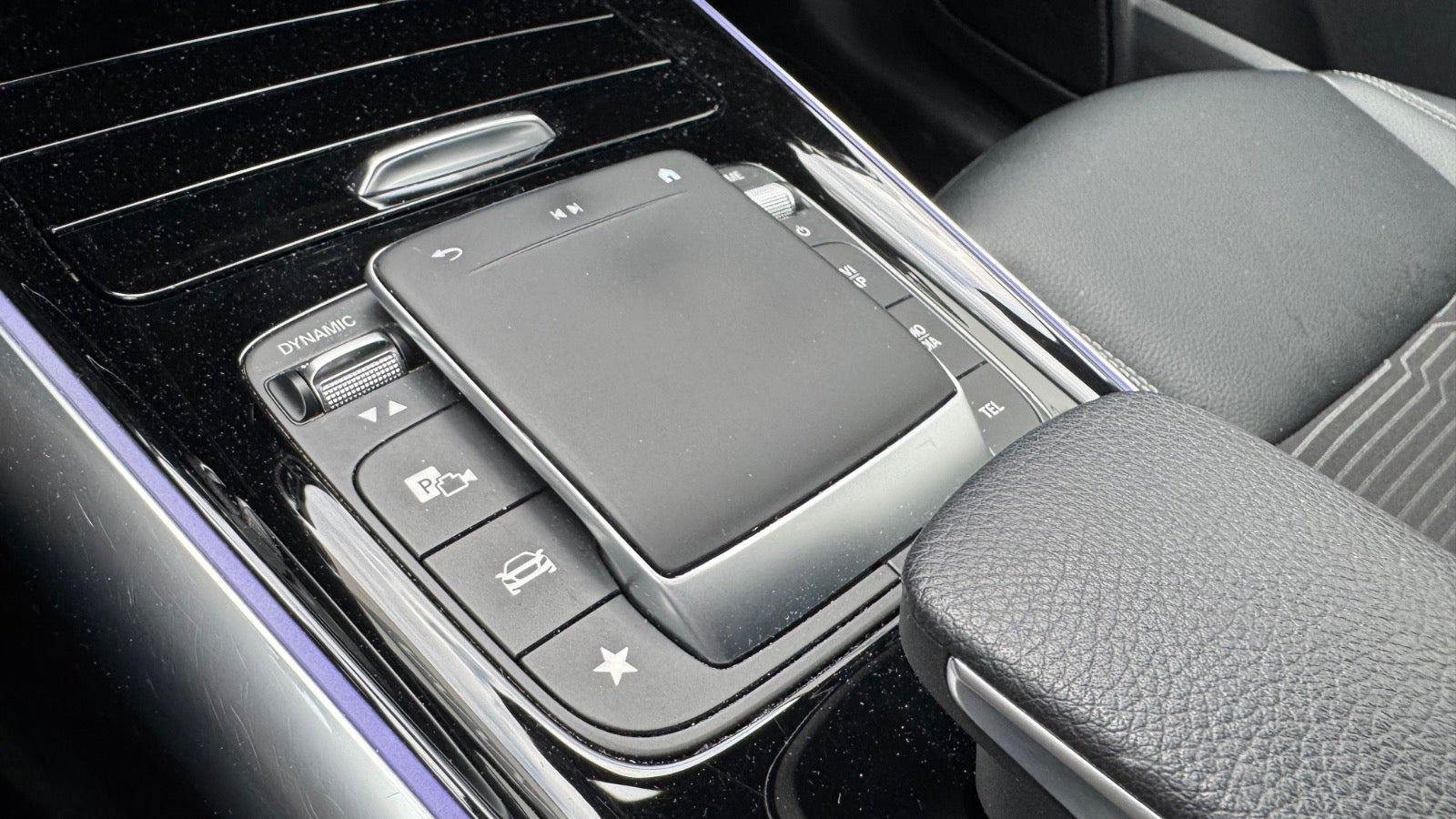 Sort Mercedes EQA250 fra 2023