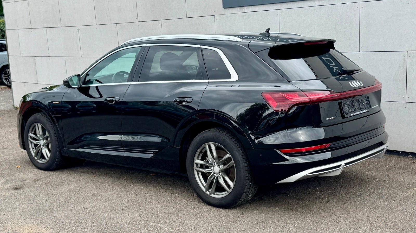 Sort Audi e-tron fra 2023