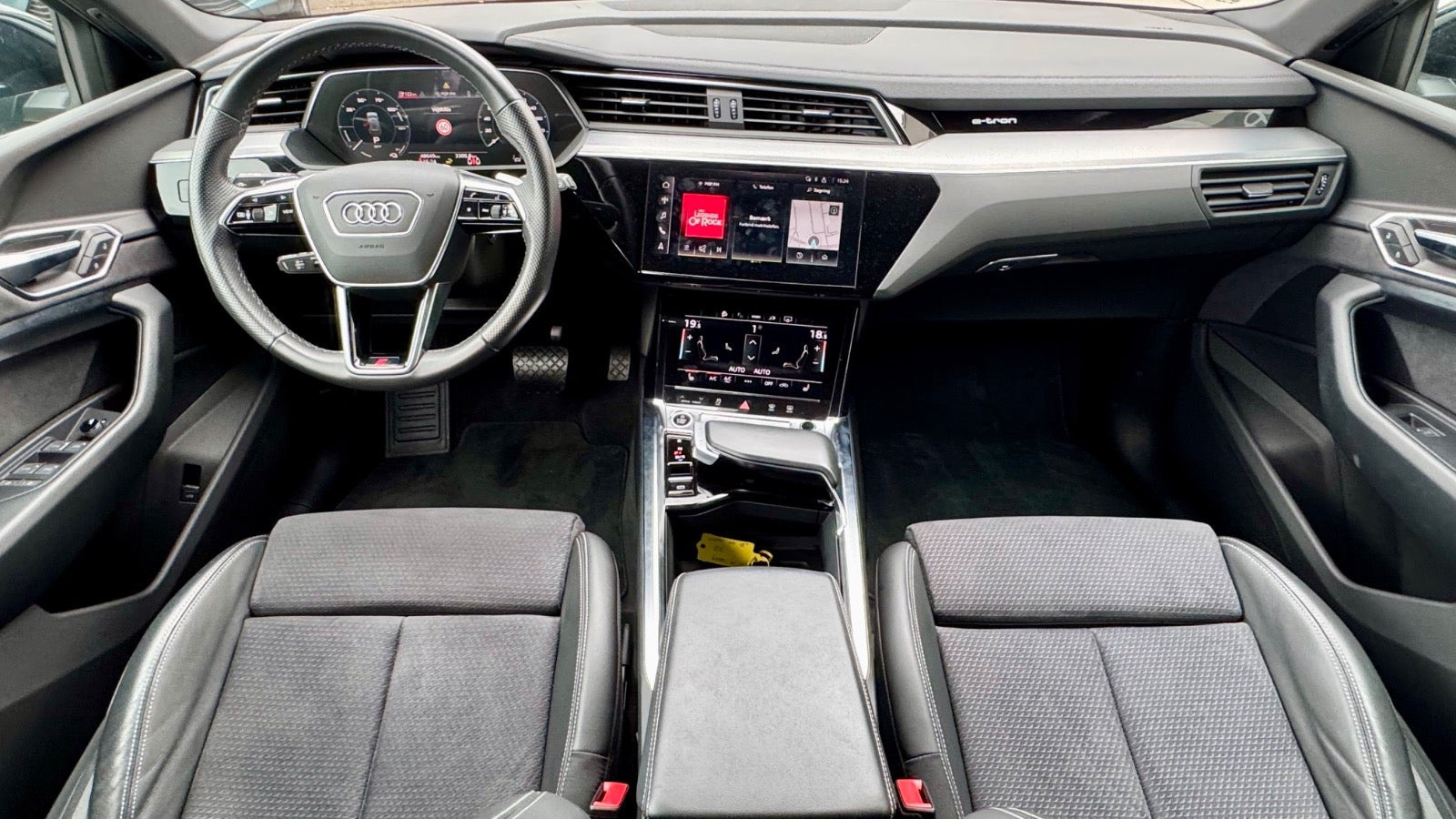 Sort Audi e-tron fra 2023