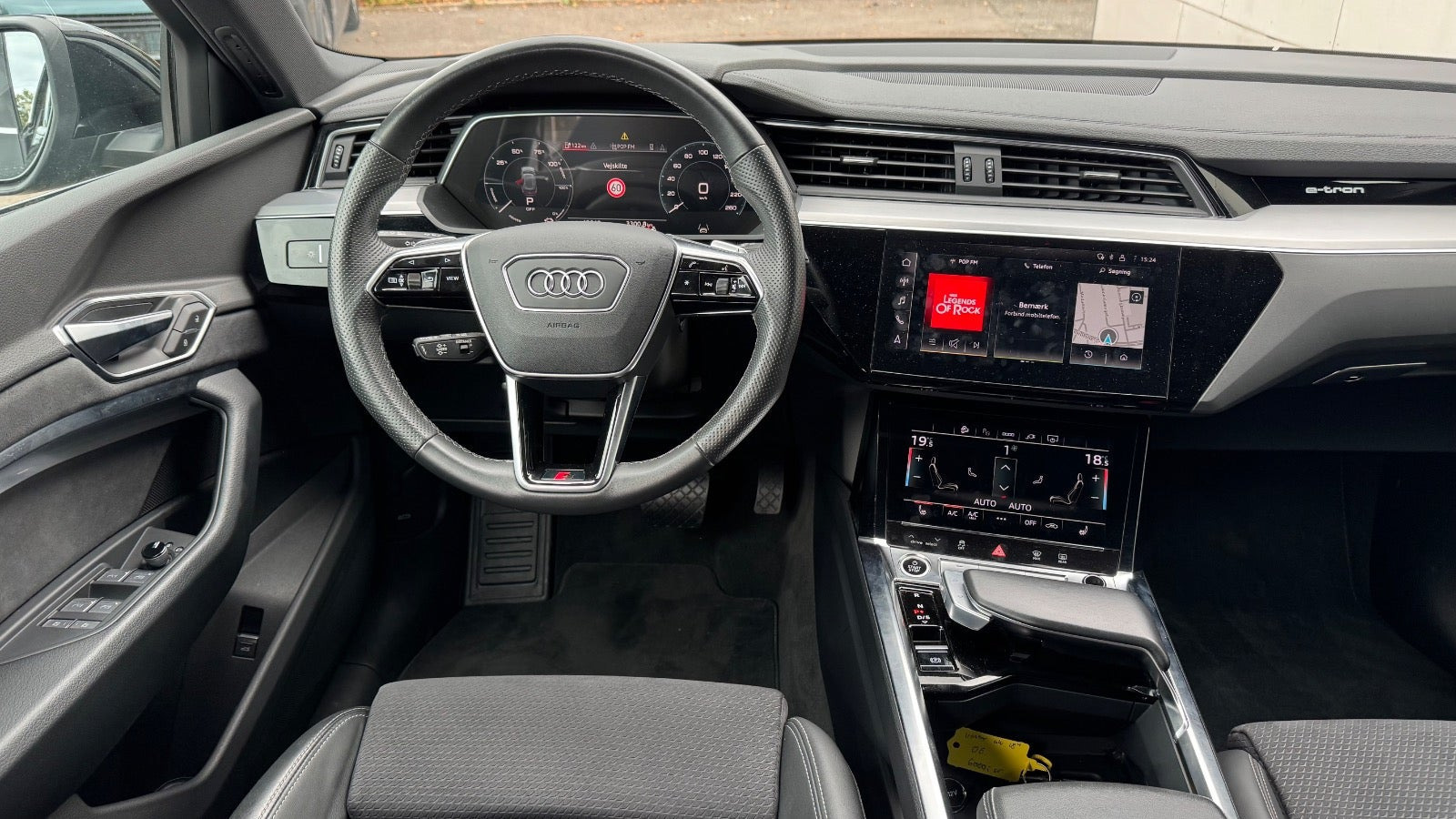 Sort Audi e-tron fra 2023