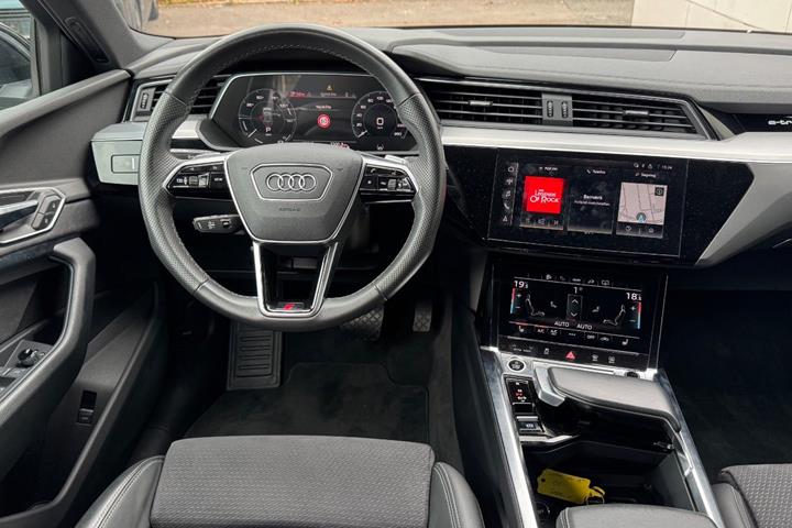 Sort Audi e-tron fra 2023