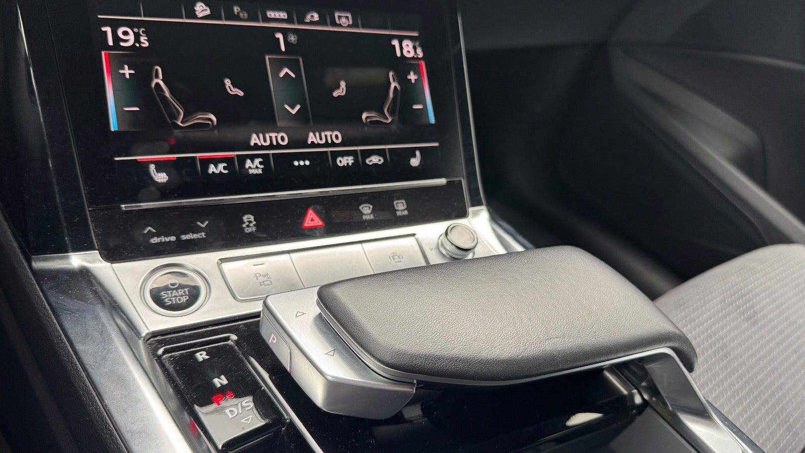 Sort Audi e-tron fra 2023