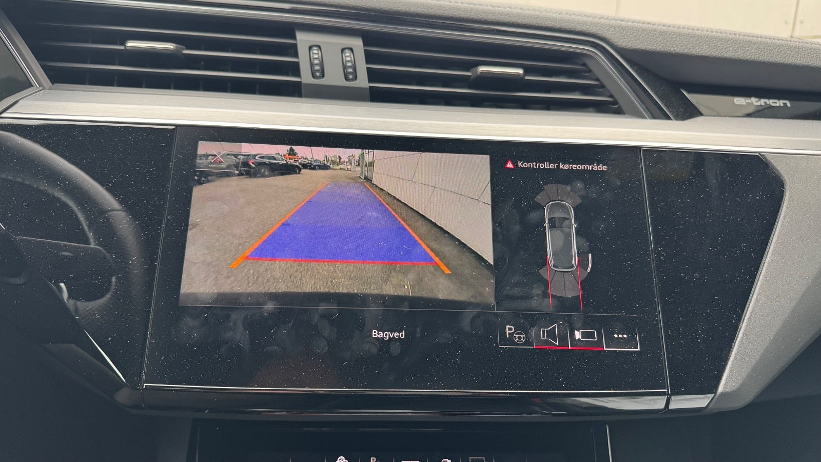 Sort Audi e-tron fra 2023