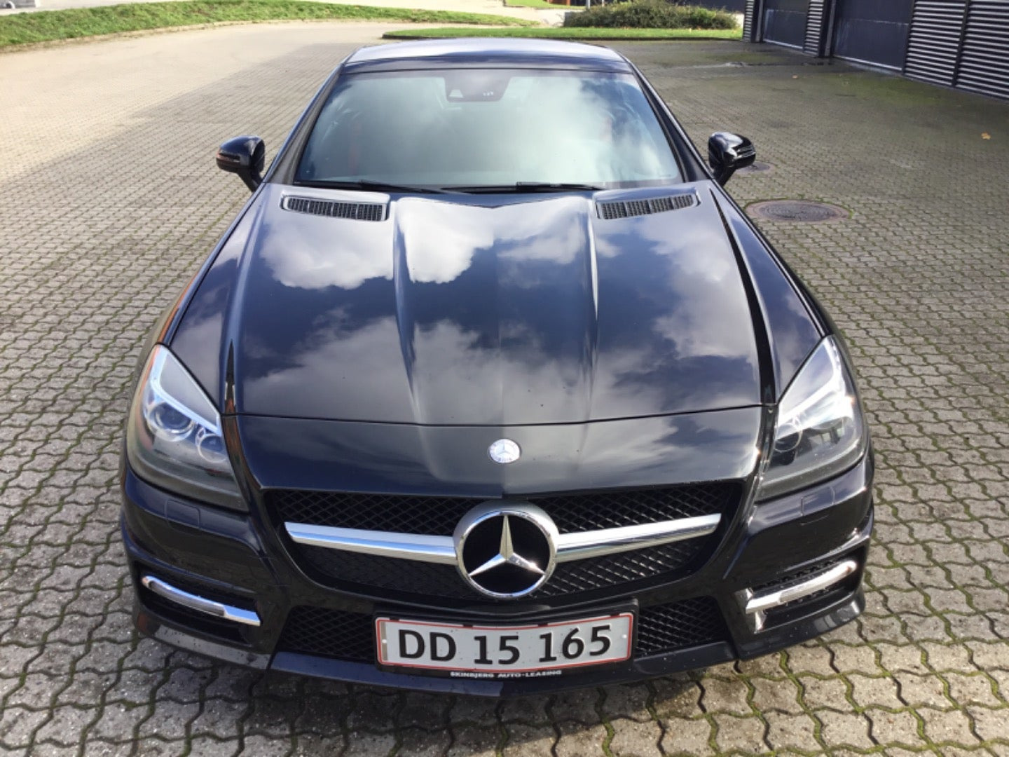 Sort Mercedes SLK250 fra 2012